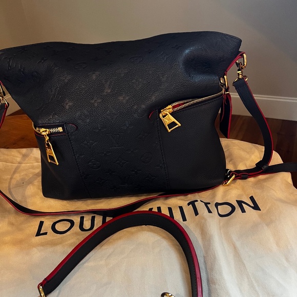 Louis Vuitton Purse - Picture 1 of 2